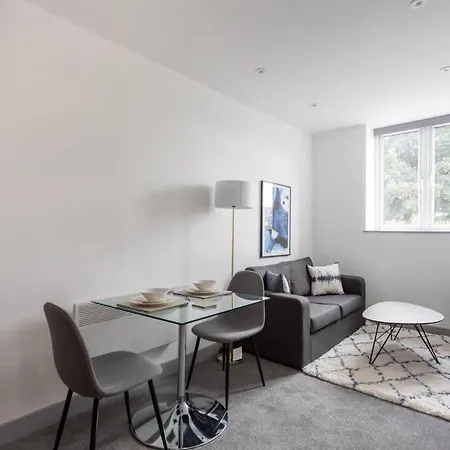Contemporary 1 Bedroom Leeds *